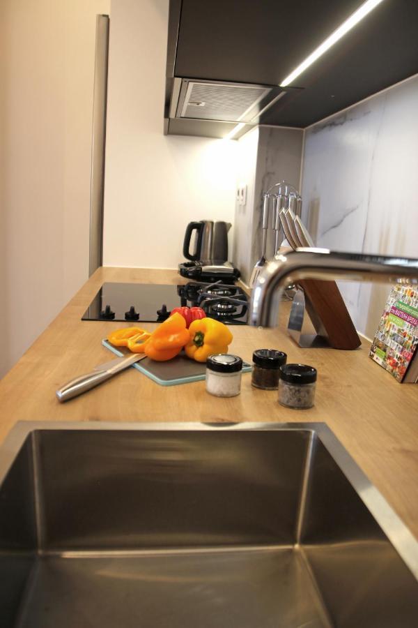 New Cozy Chic Apt-Ryfete Luxury Living カラタス エクステリア 写真